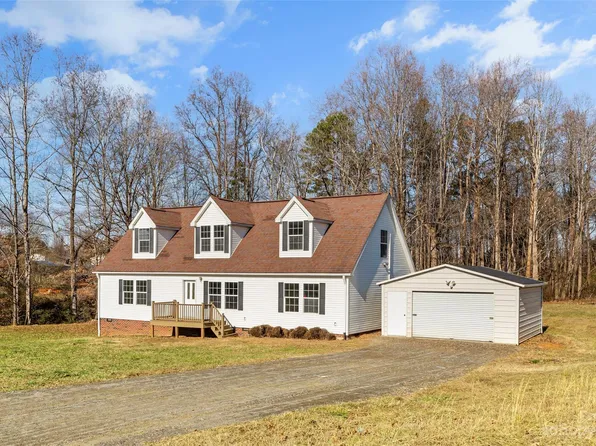 136 Burning Ln, Stony Point, NC 28678