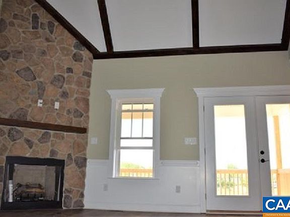 3rd image of 31 Forest Glen Ln