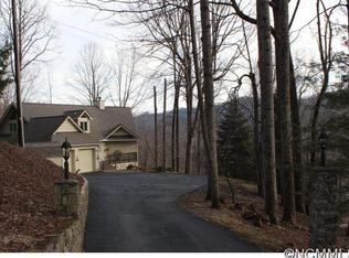 54 Honeysuckle Ln, Maggie Valley, NC 28751