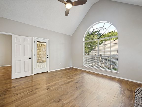4th image of 1818 Haydenbend Cir