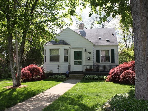 4th image of 703 Hemphill St