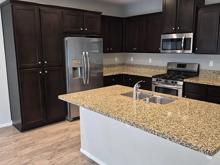 24292 Bay Laurel Ave — Photo 27