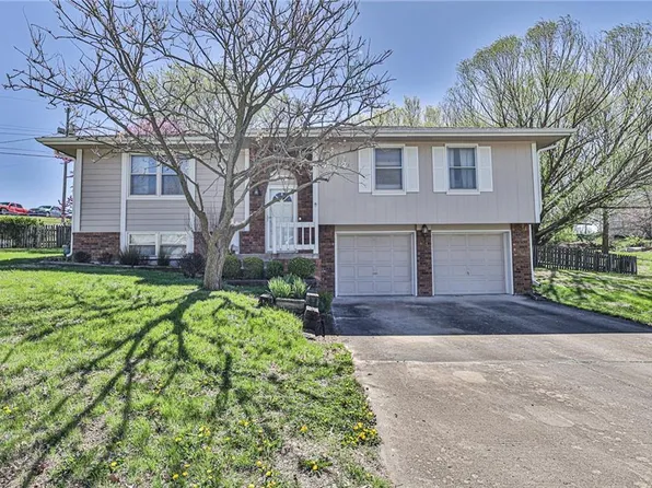 707 N Patton St, Harrisonville, MO 64701