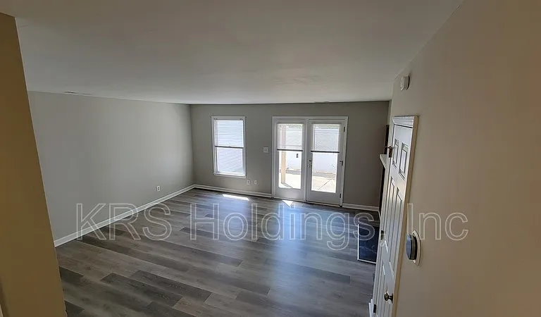 5059 Avenida Del Sol Dr — Photo 10