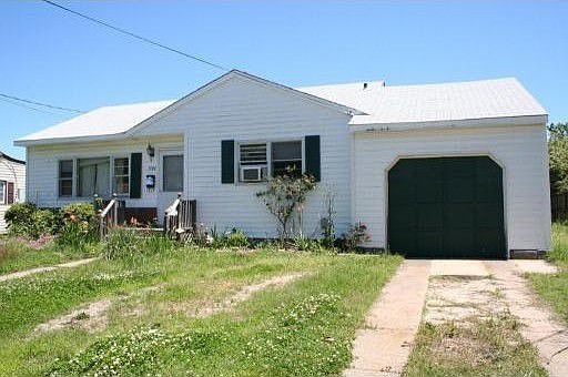 1st image of 1504 Hedgerow Dr