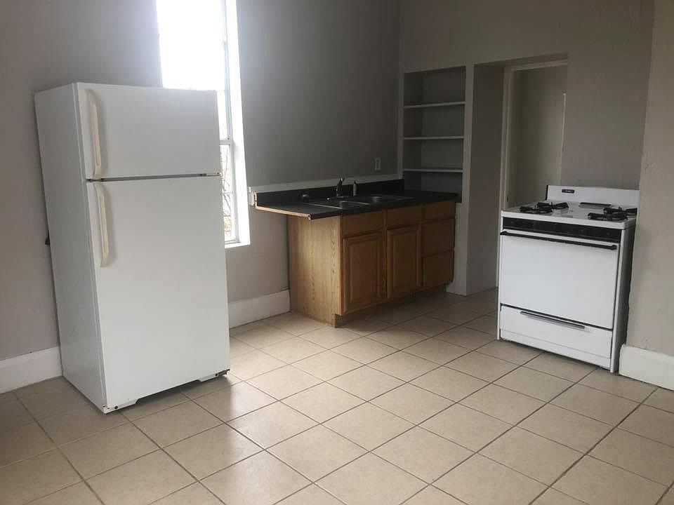 2nd image of 510 4th St APT C