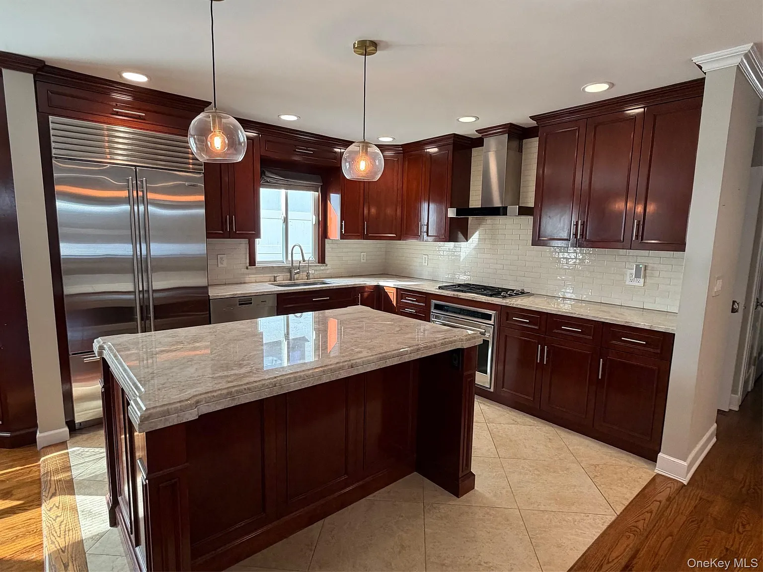 3 bed, 2.0 bath, 1400 sqft, $4,800 — Photo 3