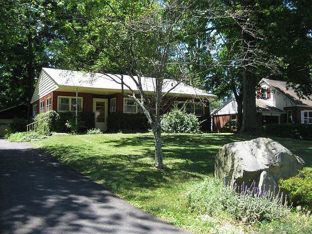 1st image of 6 Orchard Ln