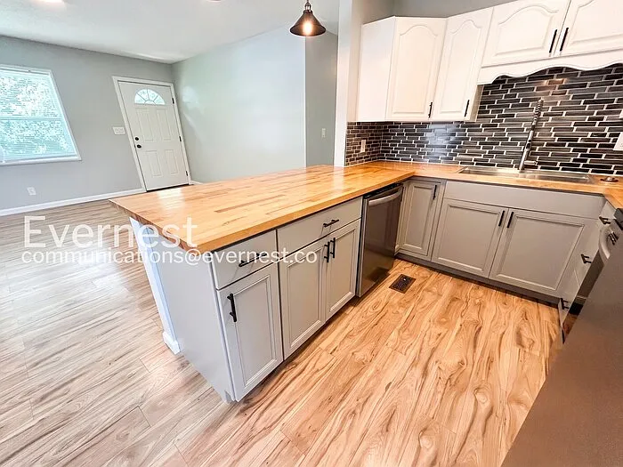 204 W Monticello Ave — Photo 6