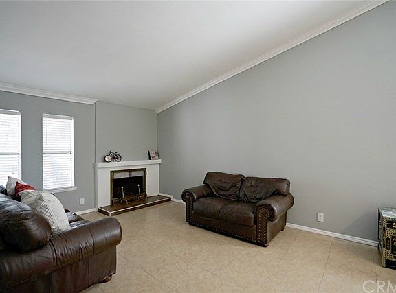 4th image of 2047 Delores St