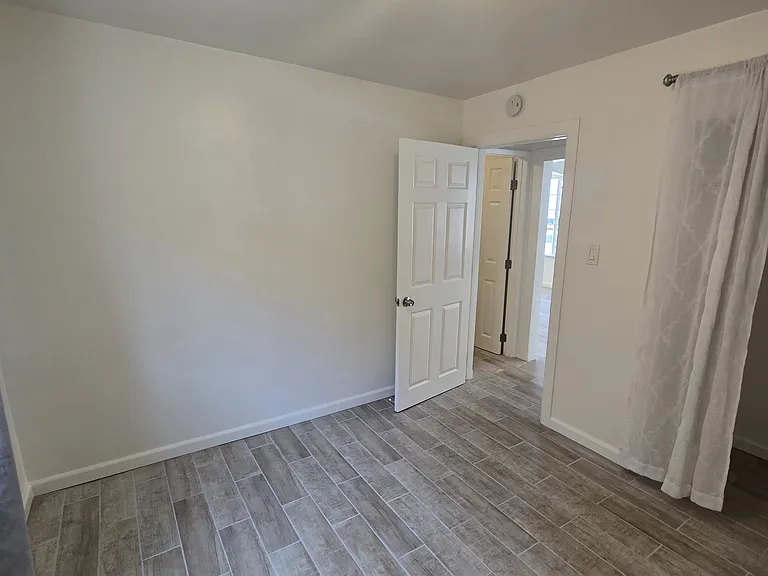 6417 Gifford Ave #C — Photo 3