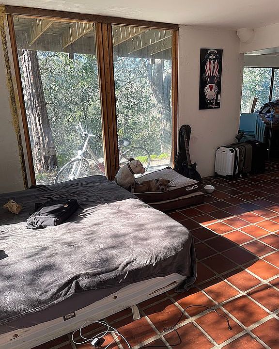 2nd image of 8 Berry Ln