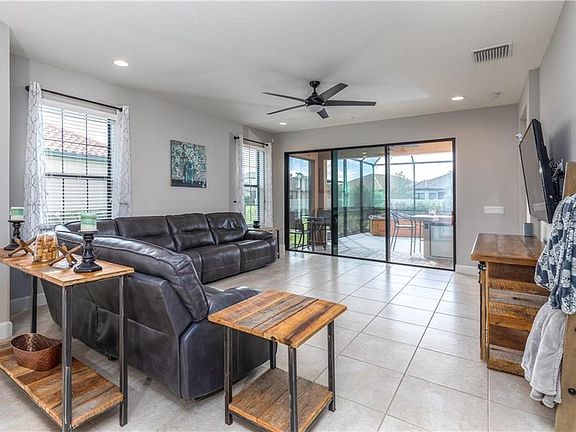 4th image of 11696 Callisia Dr