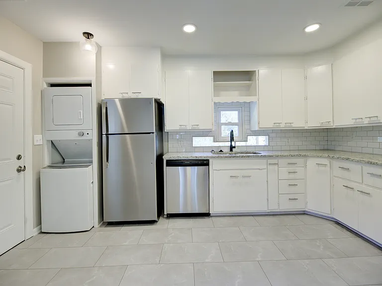 1618 S Indianapolis Ave — Photo 10