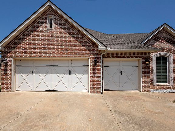 2nd image of 2105 Ranchview Ct