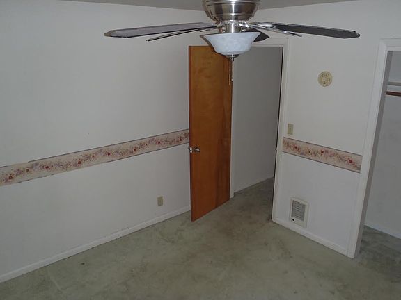 2nd image of 817 E 16th Pl