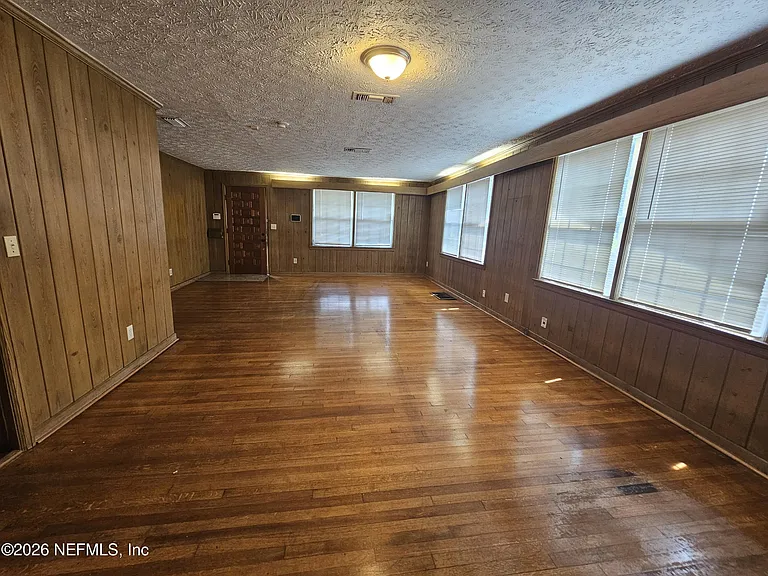 444 Alder St — Photo 7