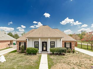 34004 Spring Lake Dr, Walker, LA 70785