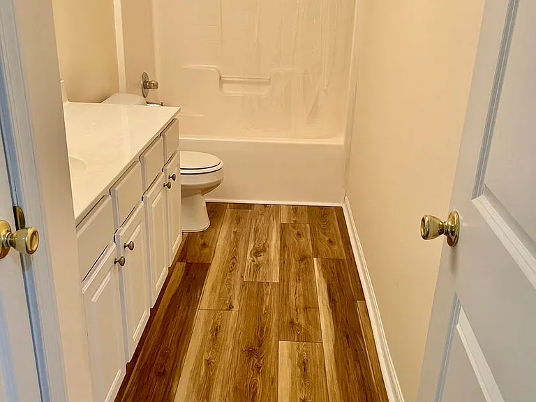 373 Southgate Dr — Photo 17