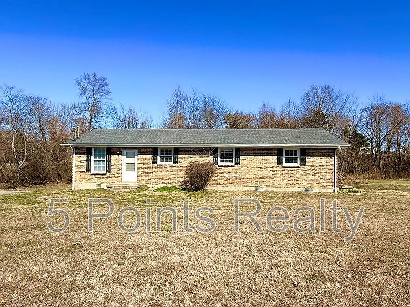 1st image of 2121 Bracey Cir #B
