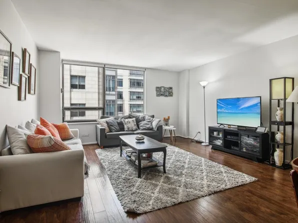 233 E Erie St, Chicago, IL