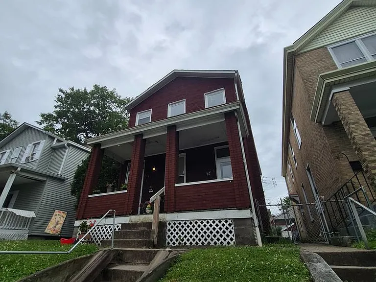 215 Elm St — Photo 12