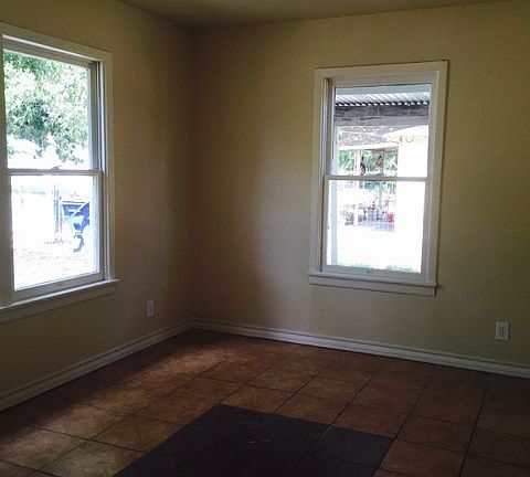 4th image of 1106 W Harlan Ave