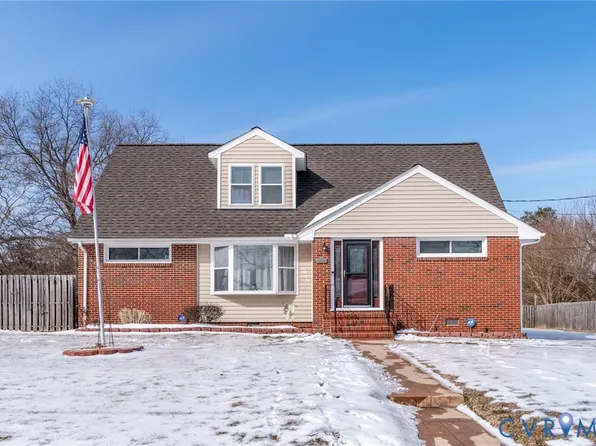 904 Lakewood Dr, Colonial Heights, VA 23834