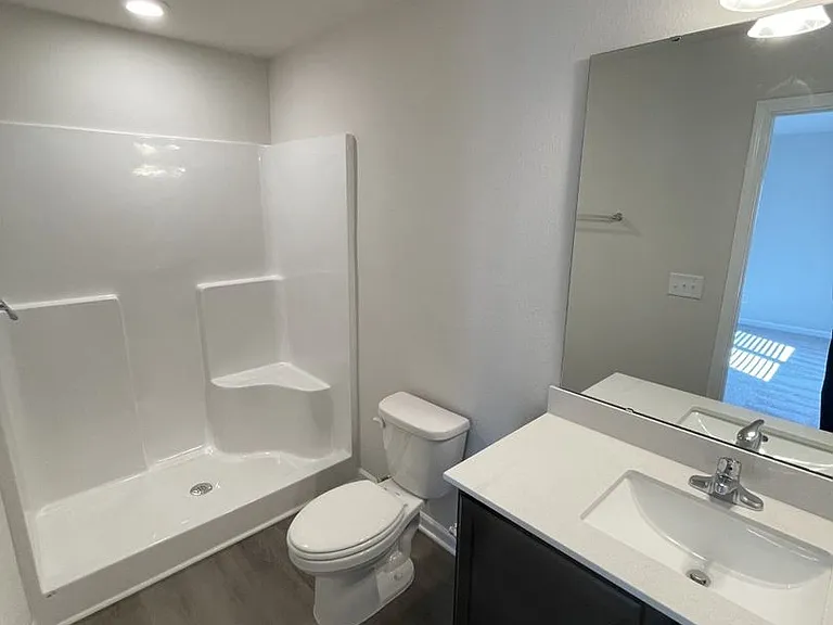1063 Peony Ln — Photo 8