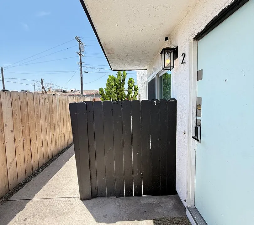 311 Zenith St #4