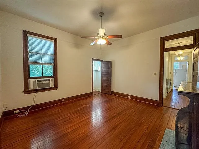 4427 Laurel St #1/2 — Photo 8