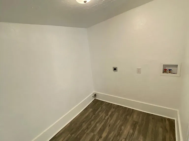 1206 E Rusk St — Photo 8