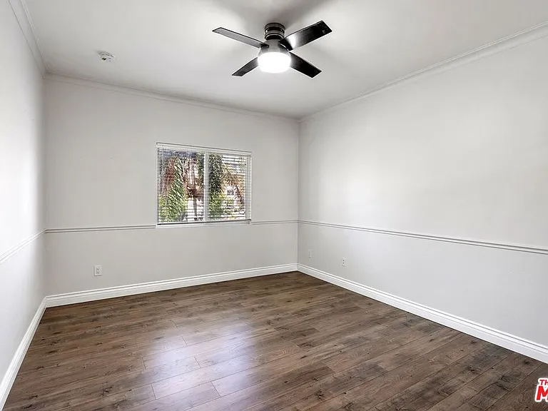 7124 Farralone Ave #101 — Photo 12