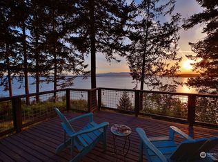 6828 Sills Rd, Clinton, WA 98236