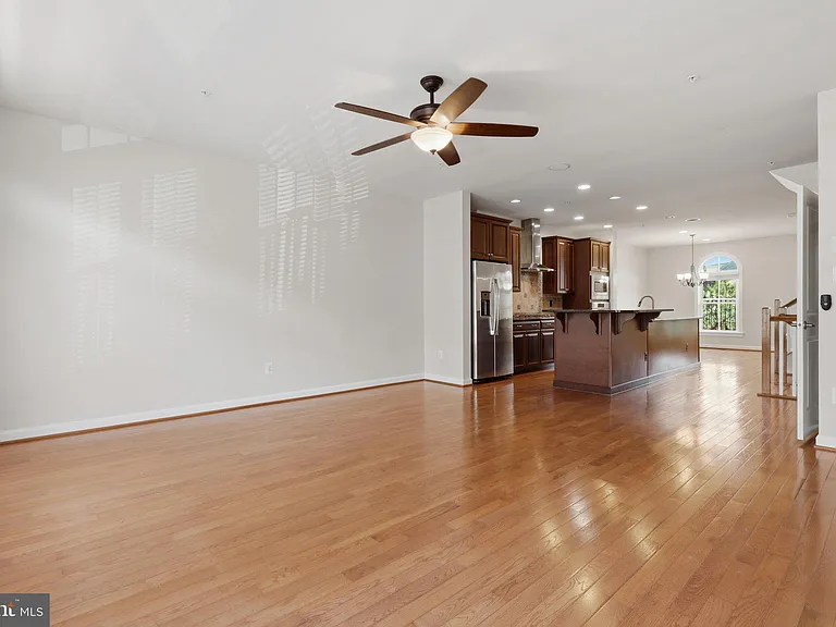 3589 Katherine Way — Photo 15