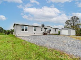 123 Big Oak Rd, Hendersonville, NC 28792