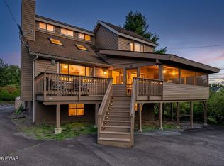 10 Crestwood Ct, Lake Ariel, PA 18436