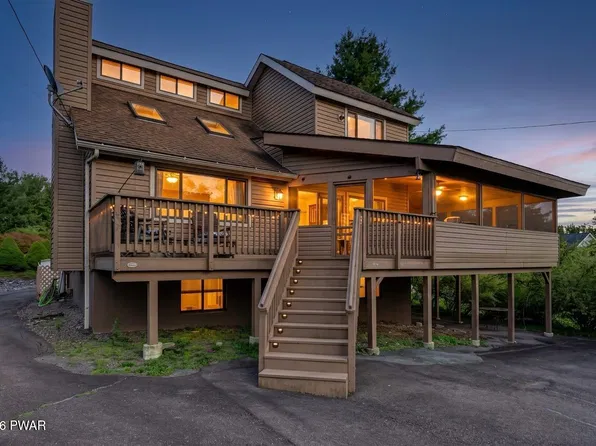 10 Crestwood Ct, Lake Ariel, PA 18436