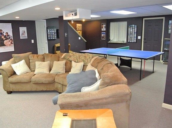 2nd image of 1239 Goldsborough Ln