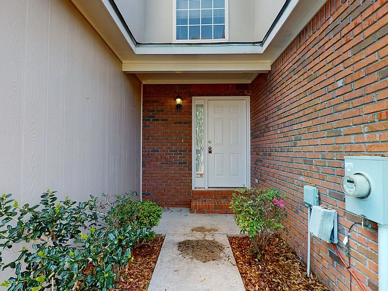 130 Woodmere Dr — Photo 8