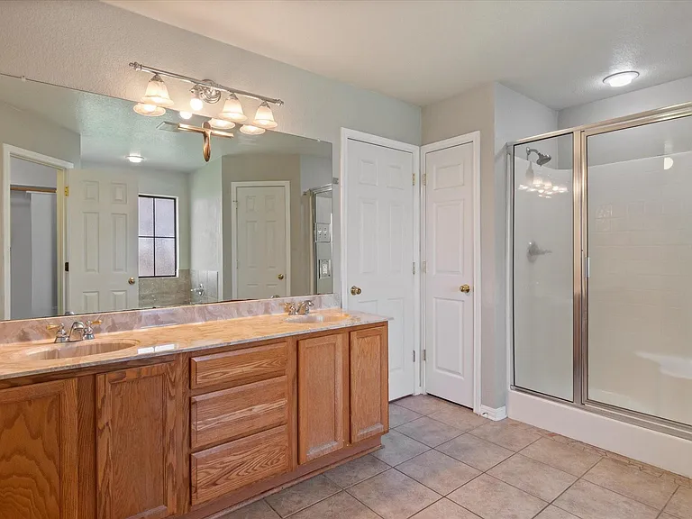 6104 Alexus Dr — Photo 5