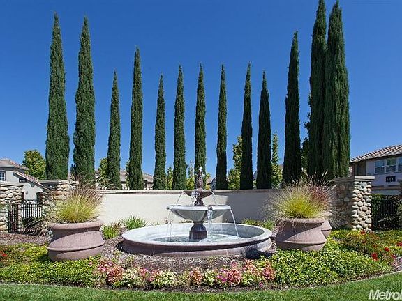 5th image of 107 Esplanade Cir