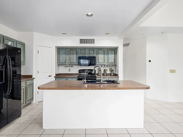 8786 E Corte Caida Del Sol — Photo 12