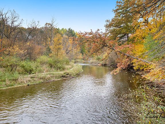 4th image of 9550 E New River Dr
