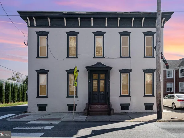 25 E High St, Manheim, PA 17545