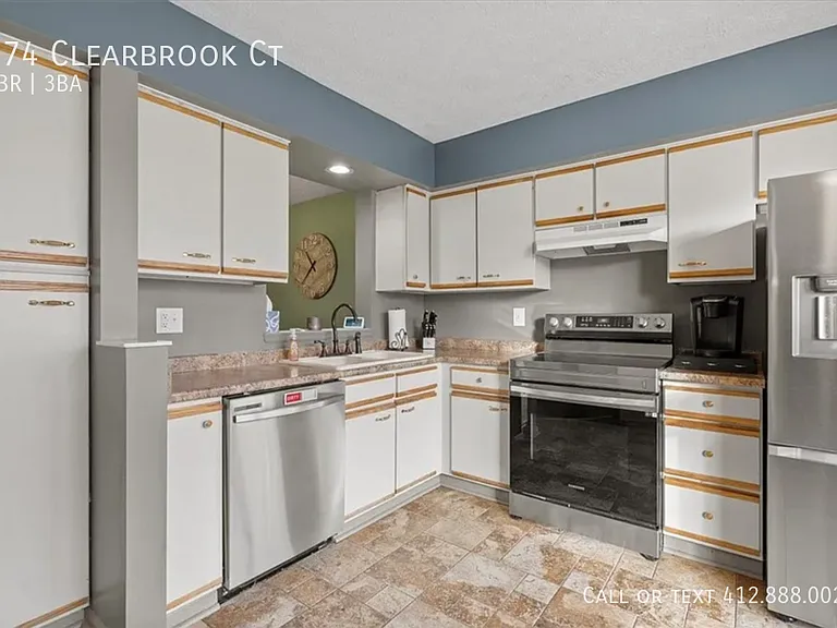 274 Clearbrook Ct — Photo 4