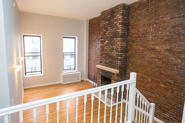 Rented by MNS | media 8