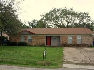 325 E McKinney St, Pilot Point, TX 76258