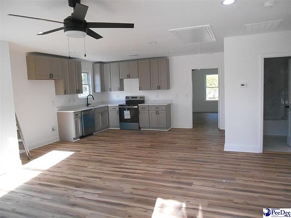 3rd image of 108 S Edisto Dr
