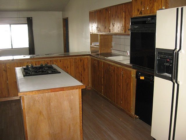 2nd image of 1300 W Big Sky Ranch Rd